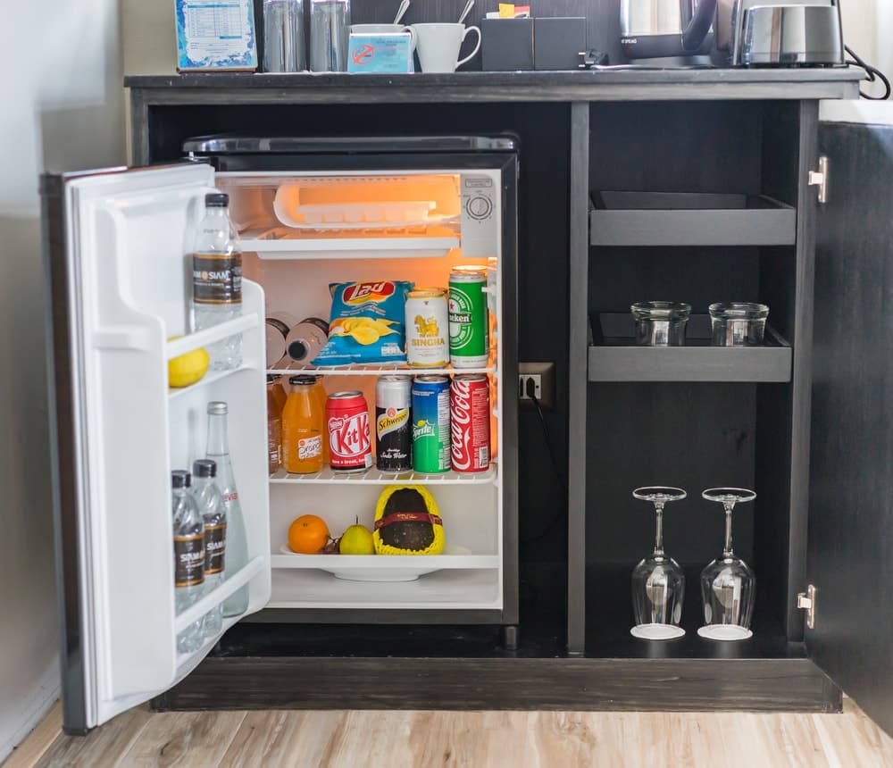 Appliances Repair Guide: How to Fix a Hotel Mini Fridge